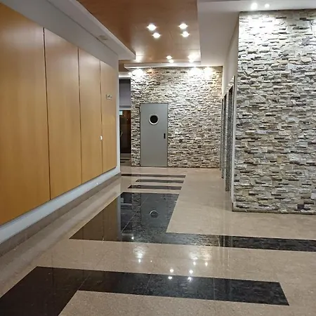 Chevere Blanco Con Garaje Apartmán *