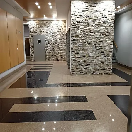 Chevere Blanco Con Garaje Apartmán