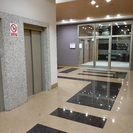 Chevere Blanco Con Garaje Apartmán Oviedo