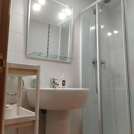 Chevere Blanco Con Garaje Apartmán